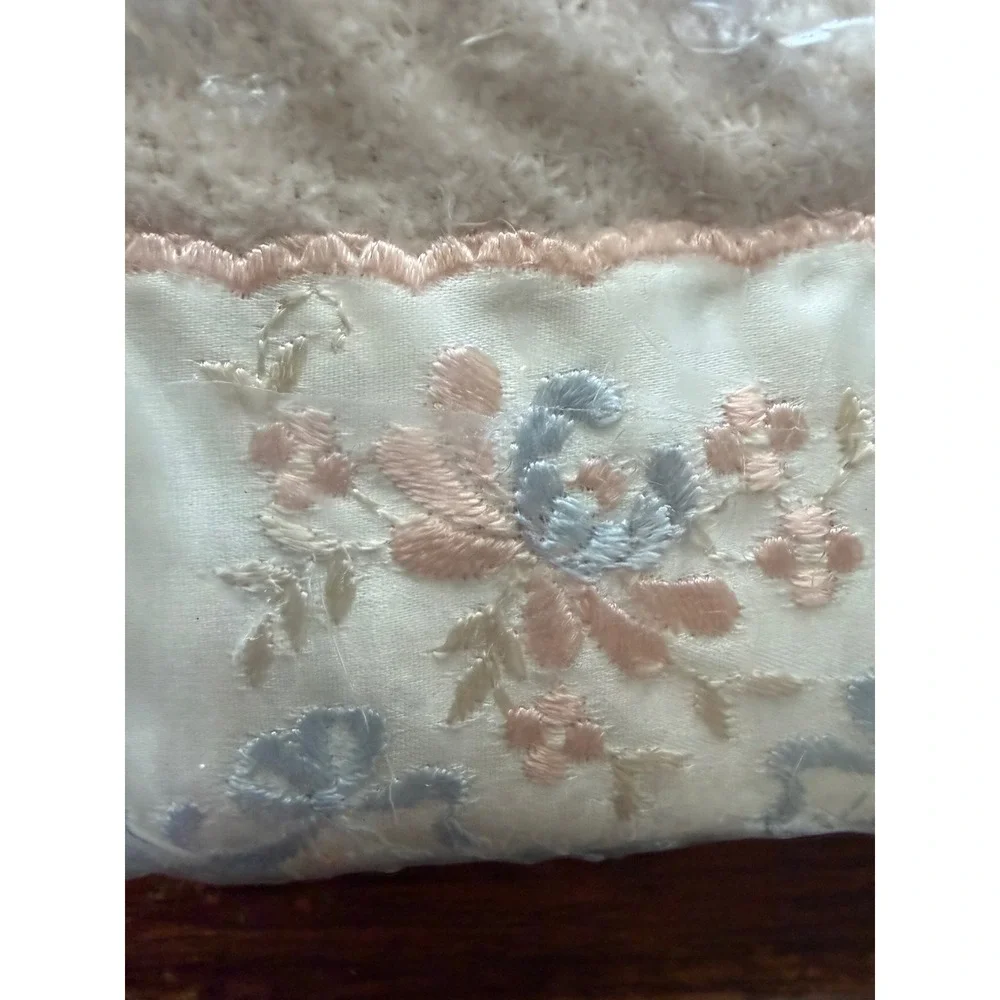 NOS Vtg Letters Inc 3 Piece Embellished Towel Set Floral Bow Cream Made in‎ USA